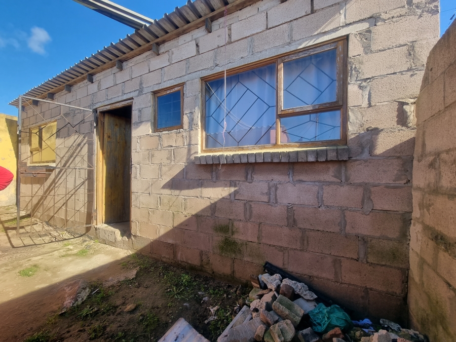 4 Bedroom Property for Sale in Kwanonqaba Western Cape